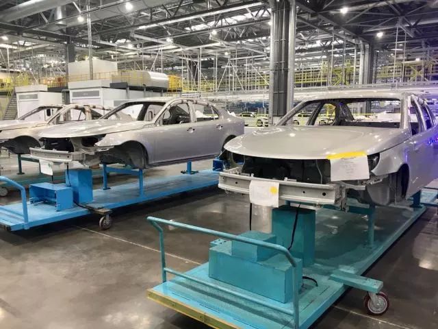 首款電動車天津工廠下線 國能汽車布局新能源產業生態鏈